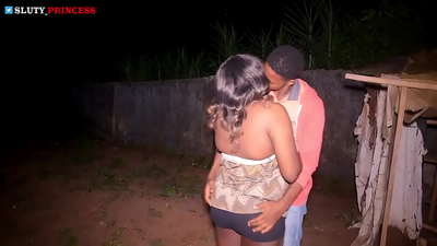 Strata am-afero kaj varma sekso kun diketa knabino de la klubo